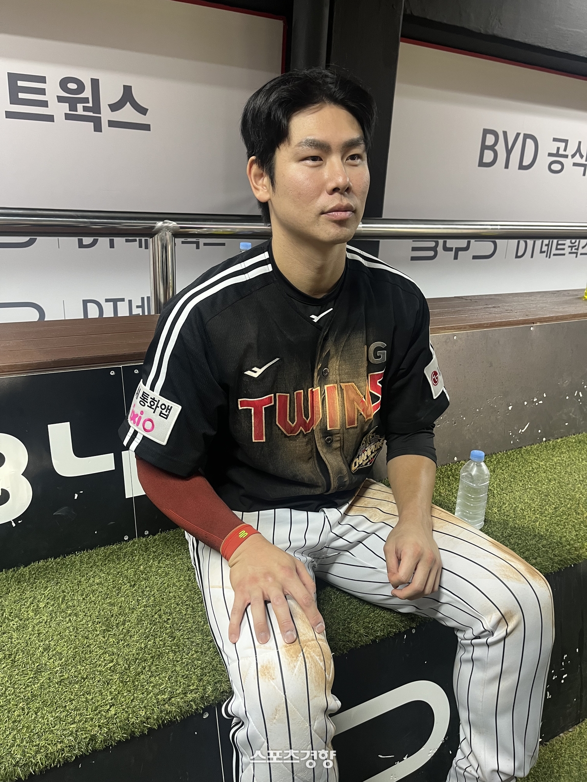 LG 홍창기가 4일 수원 KT전을 마치고 인터뷰하고 있다. 수원 | 김하진 기자